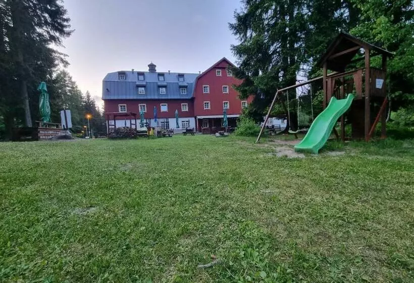 هتل Lesní Chata