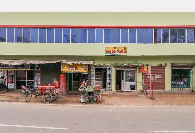 ホテル Oyo 75326  Shri Sai Palace