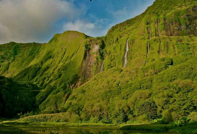 פנסיון Alojamentos Flores Island