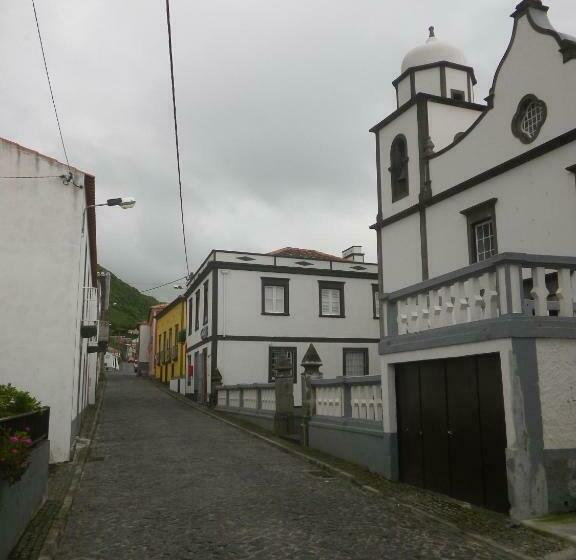 פנסיון Alojamentos Flores Island