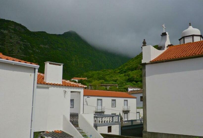 פנסיון Alojamentos Flores Island