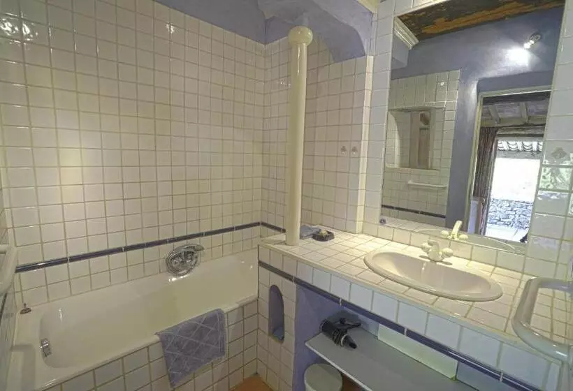 Majatalo Domaine De La Blaque   B&b