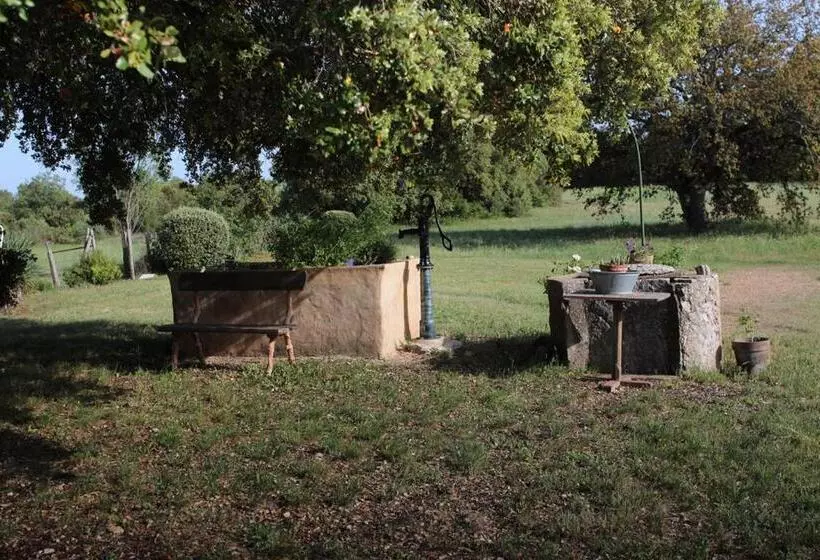 Majatalo Domaine De La Blaque   B&b