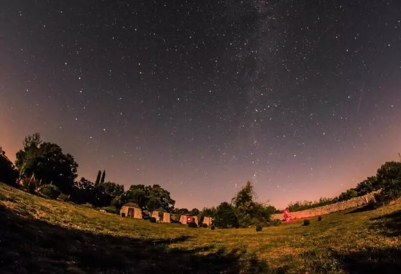 Majatalo Domaine De La Blaque   B&b