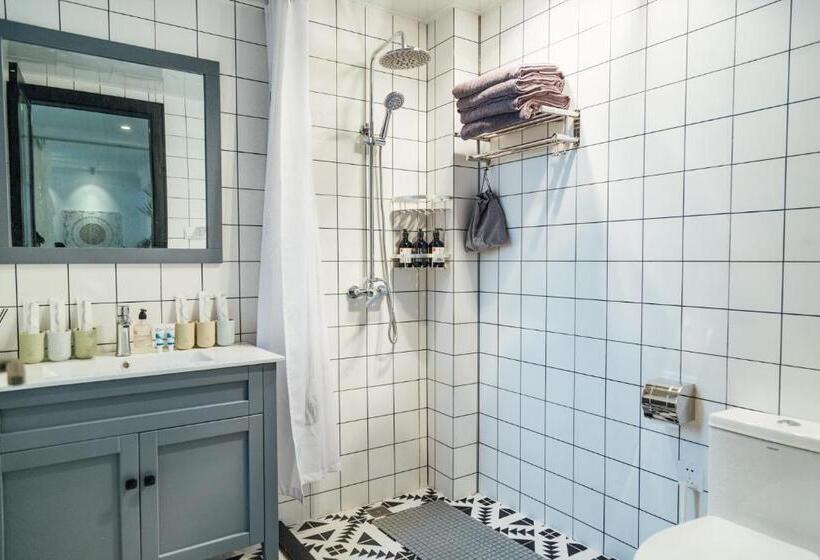 Hotel [roader] Wuhan Jianghan District, Xinhua Road