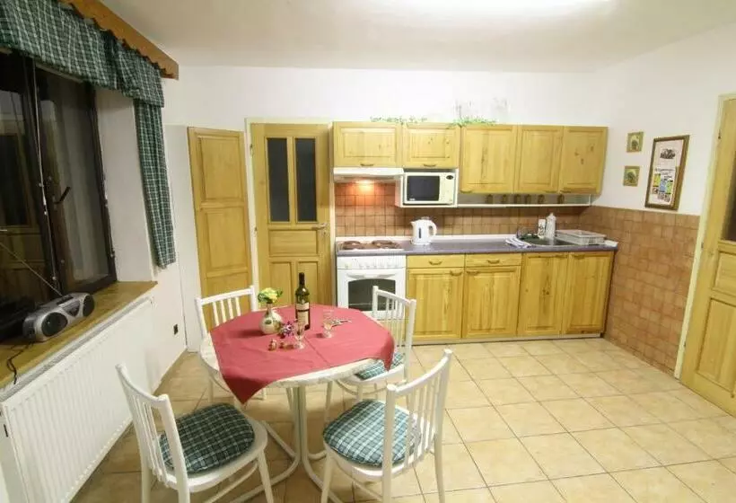 Majatalo Penzion Na Kopečku