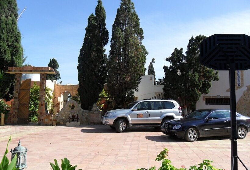 فندق Ben's House