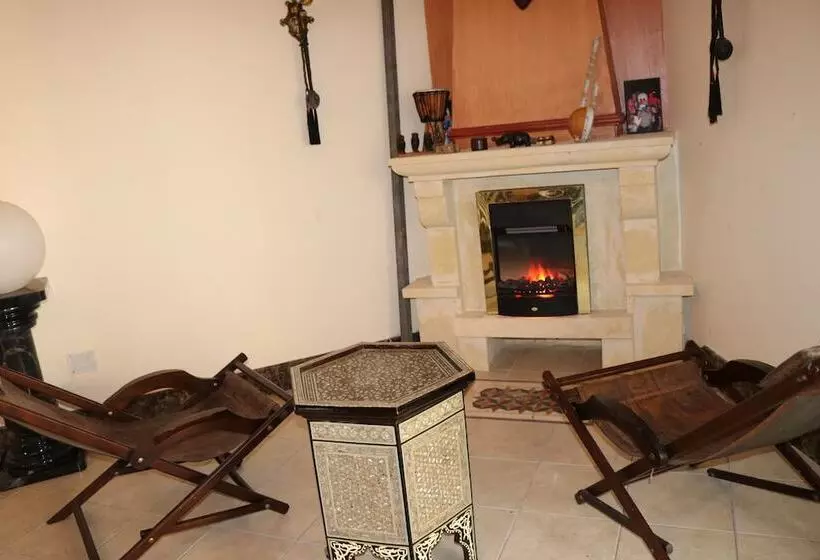هتل Ben's House