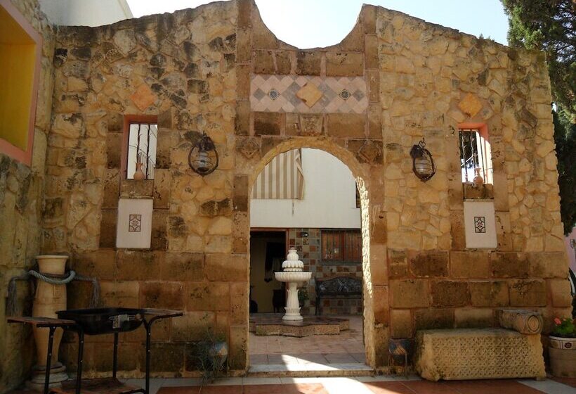 فندق Ben's House