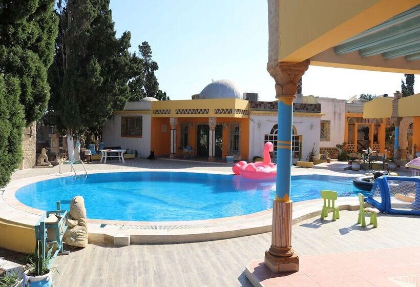 فندق Ben's House