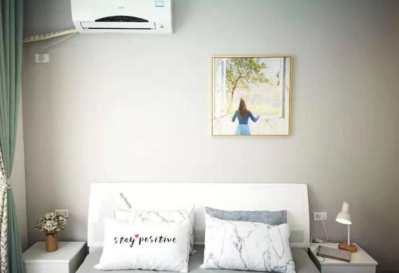 Huashan Lotus International Hostel