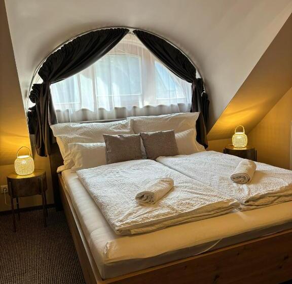 膳宿费 Centrum Vendégház