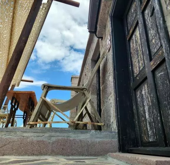 ベッドアンドブレックファースト Assos Sunset Boutique