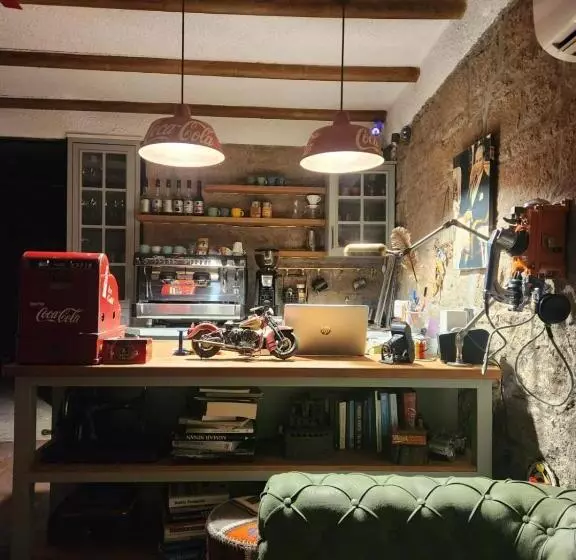 ベッドアンドブレックファースト Assos Sunset Boutique