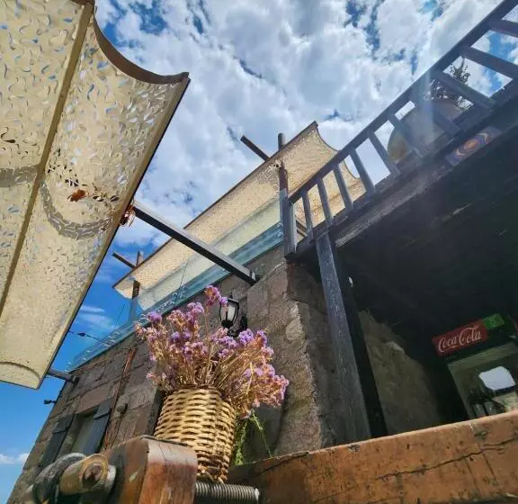 ベッドアンドブレックファースト Assos Sunset Boutique