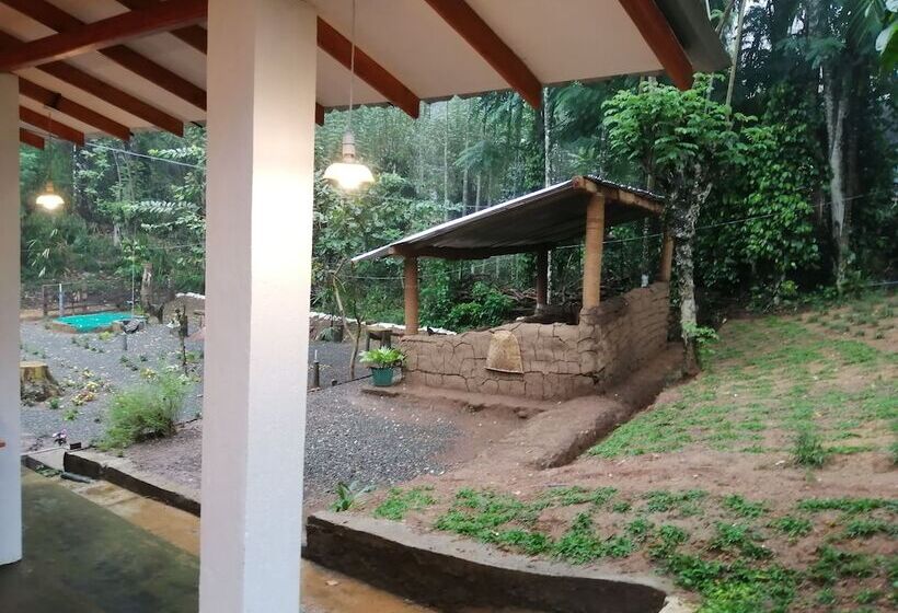 Foret De Vill   Hostel