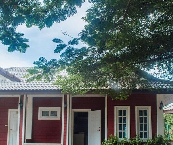 هتل Baan Suan Resort Juree Punsuk