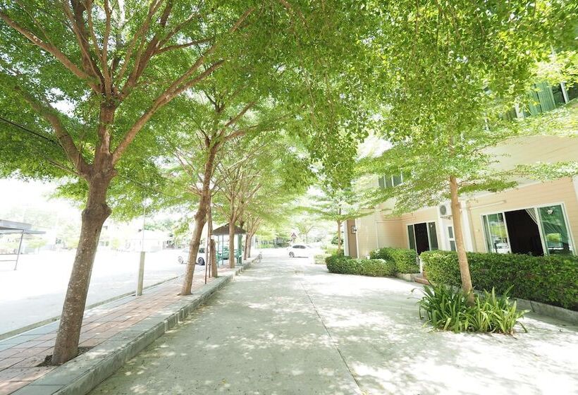 هتل Baan Suan Resort Juree Punsuk