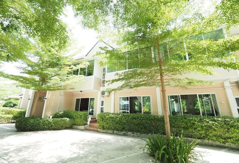 هتل Baan Suan Resort Juree Punsuk