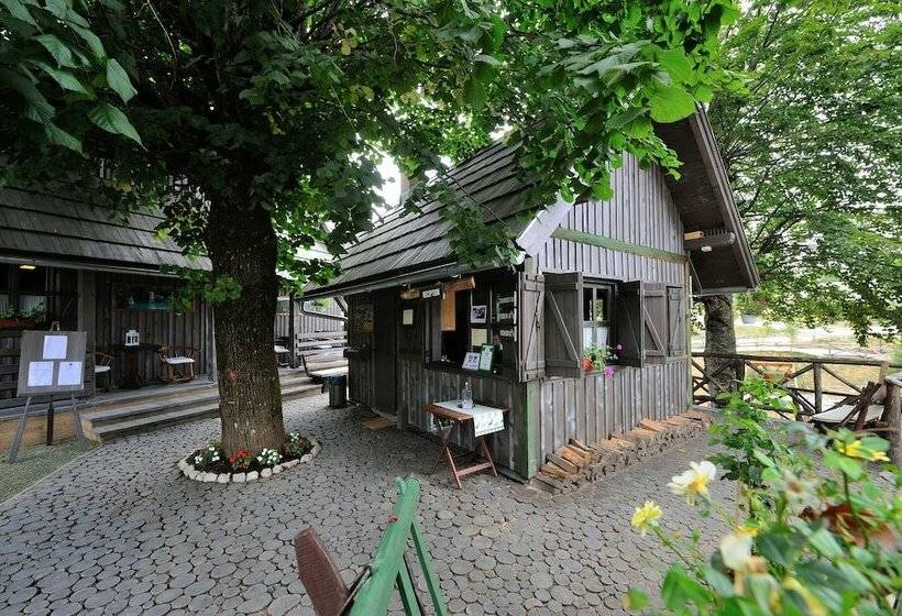 ホテル Ethno Houses Plitvica Selo Deluxe