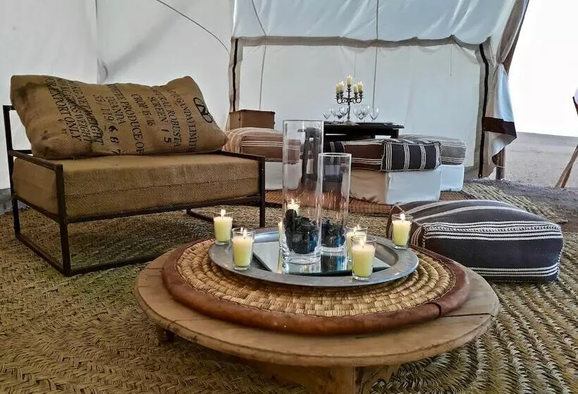 Hotelli Inara Camp