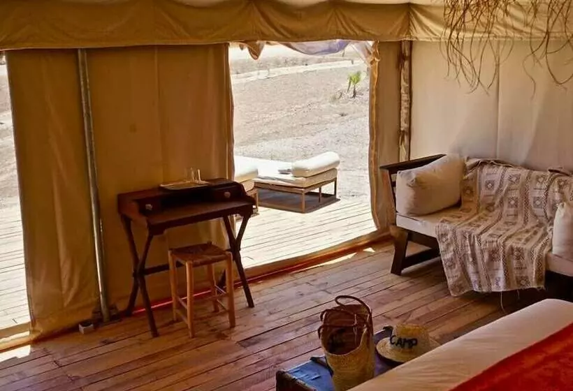 Hotelli Inara Camp