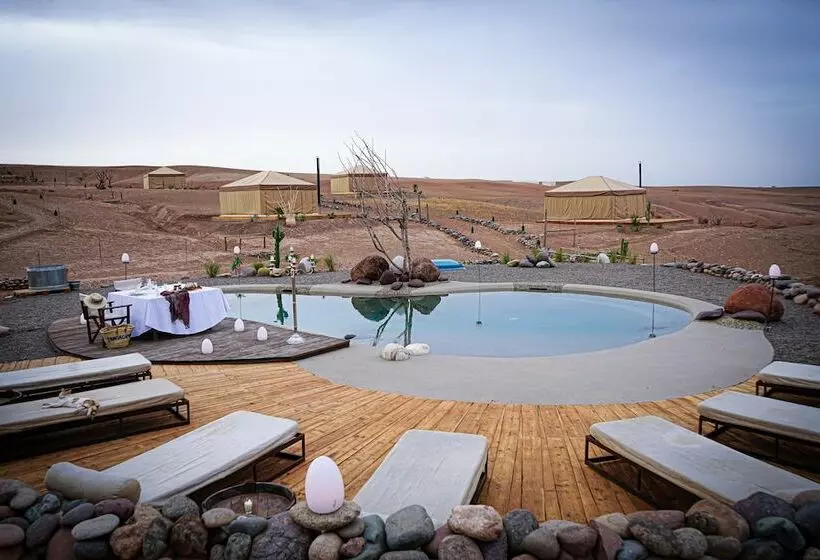 Hotelli Inara Camp