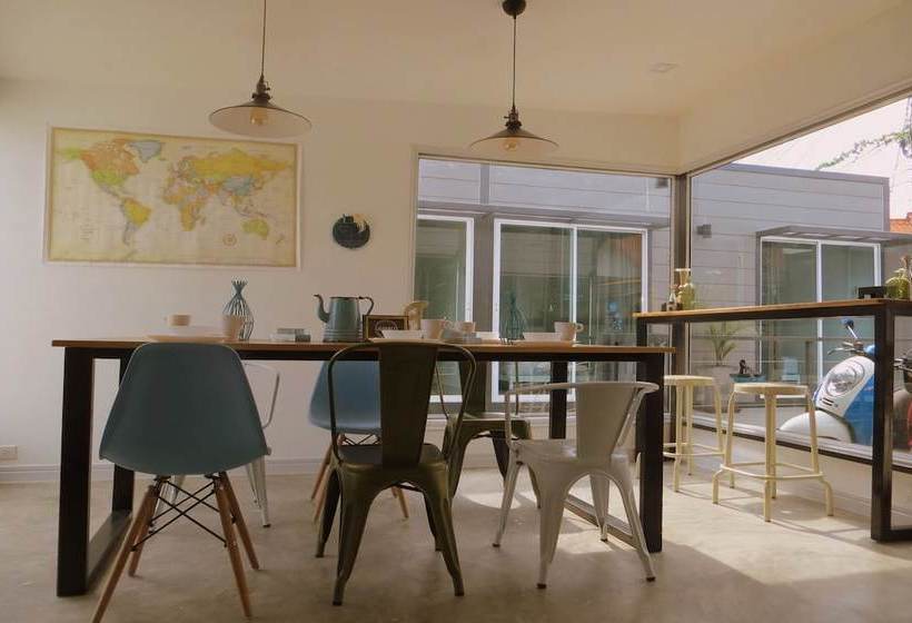 בית מלון כפרי Journey Hostel