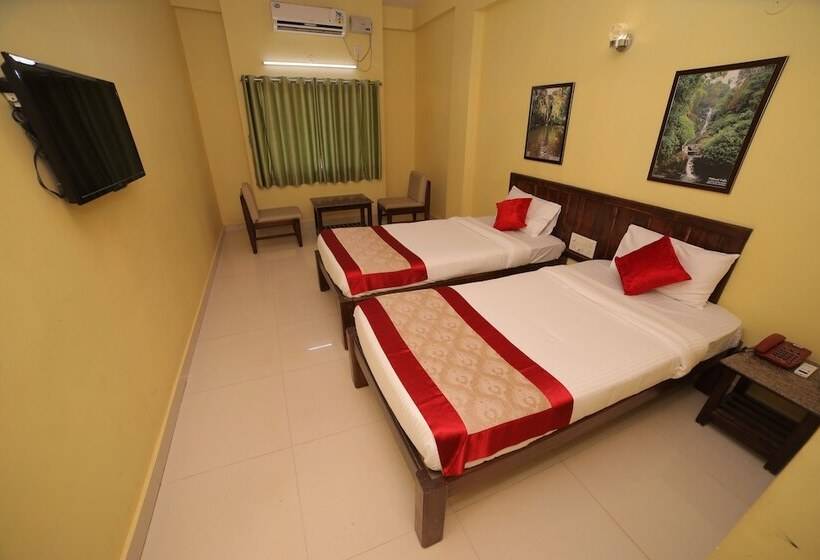 Hotel Kamat Plus