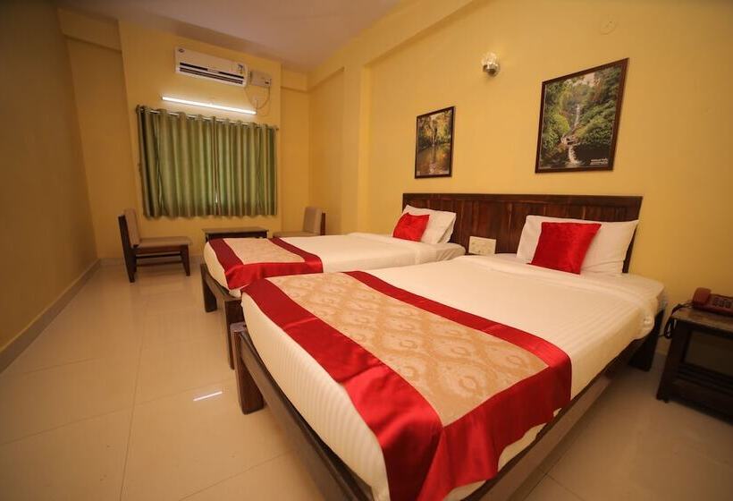 Hotel Kamat Plus