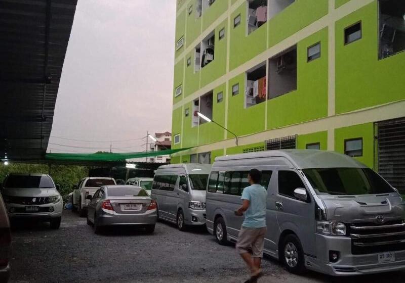 هتل Natcha Place Thammasat Rangsit