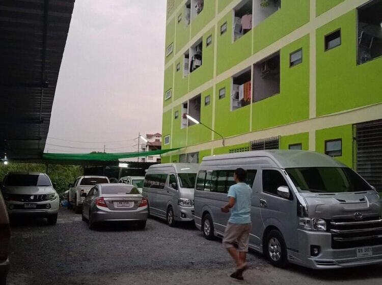 هتل Natcha Place Thammasat Rangsit