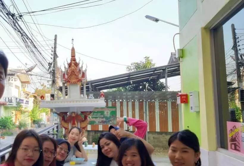 ホテル Natcha Place Thammasat Rangsit