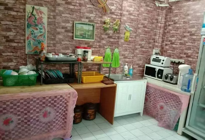 ホテル Natcha Place Thammasat Rangsit