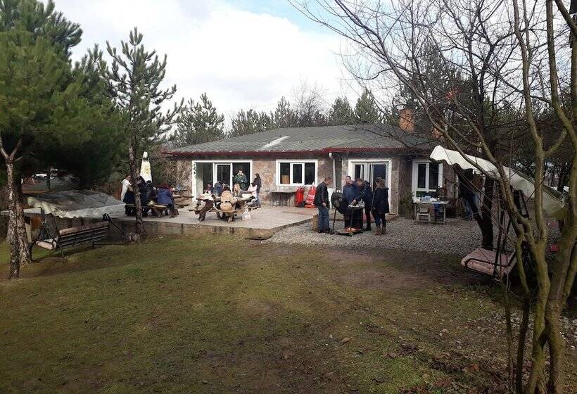 בית מלון כפרי Nesilce Tatil Koyu