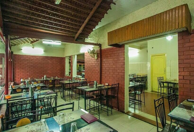 فندق Oyo 16661 E Foods