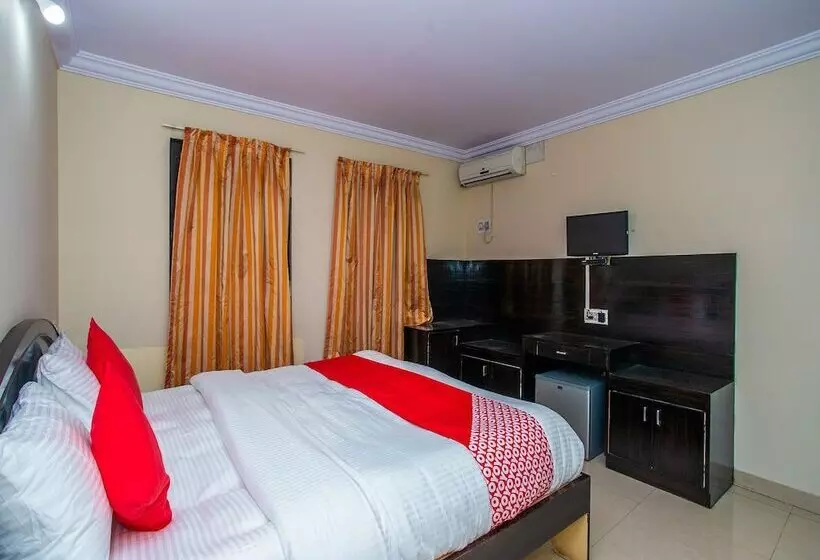 Hotelli Oyo 16661 E Foods