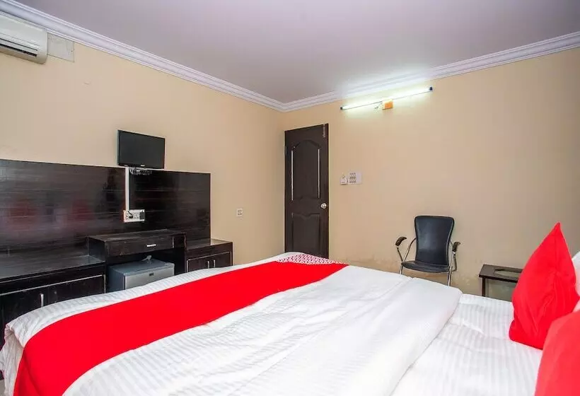 Hotelli Oyo 16661 E Foods