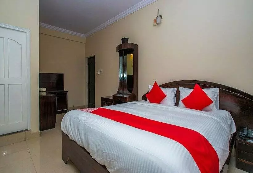 Hotelli Oyo 16661 E Foods