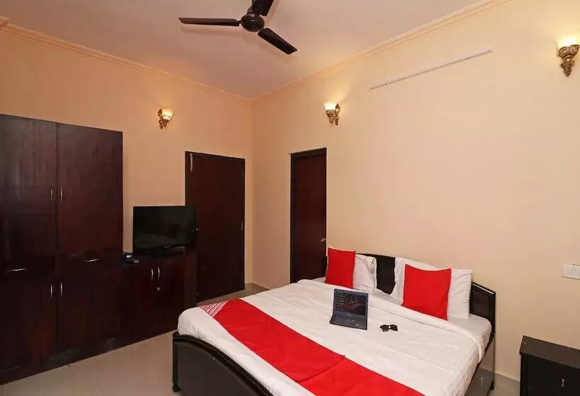 هتل Oyo Home 14097 Modern 1bhk