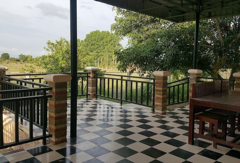 فندق Pings Farmstay