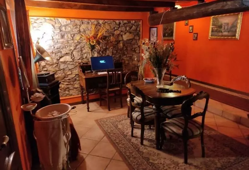 Maaseutuhotelli Agriturismo Alpi