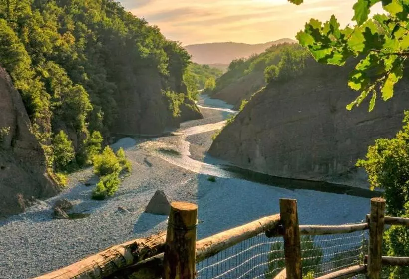 Maaseutuhotelli Agriturismo Alpi