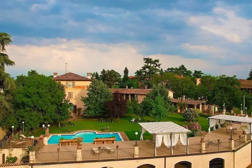 Maaseutuhotelli B&b & Residence Corte Bebbi