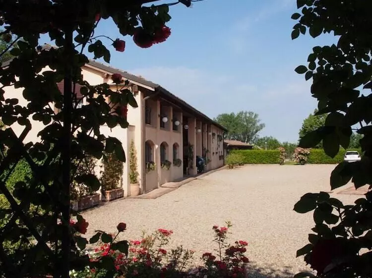 Maaseutuhotelli B&b & Residence Corte Bebbi