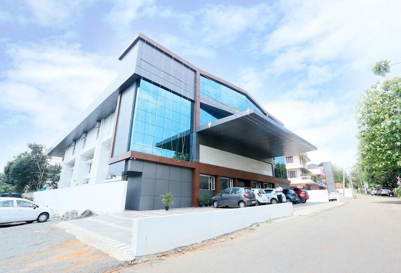 בית מלון כפרי Sunstar Residency & Food Plaza Pala