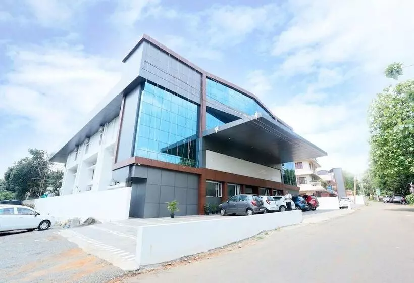 Hotelli Sunstar Residency & Food Plaza Pala