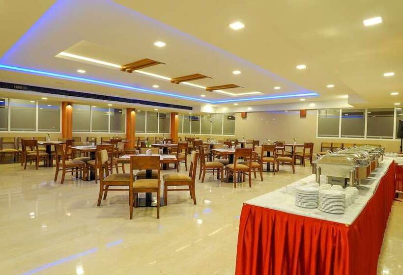 בית מלון כפרי Sunstar Residency & Food Plaza Pala