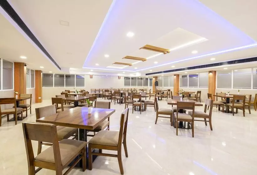 Hotelli Sunstar Residency & Food Plaza Pala