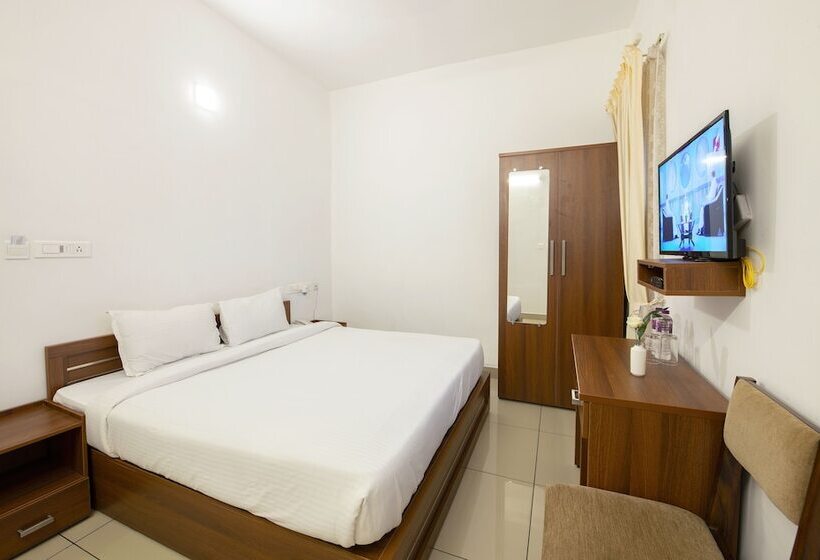 בית מלון כפרי Sunstar Residency & Food Plaza Pala